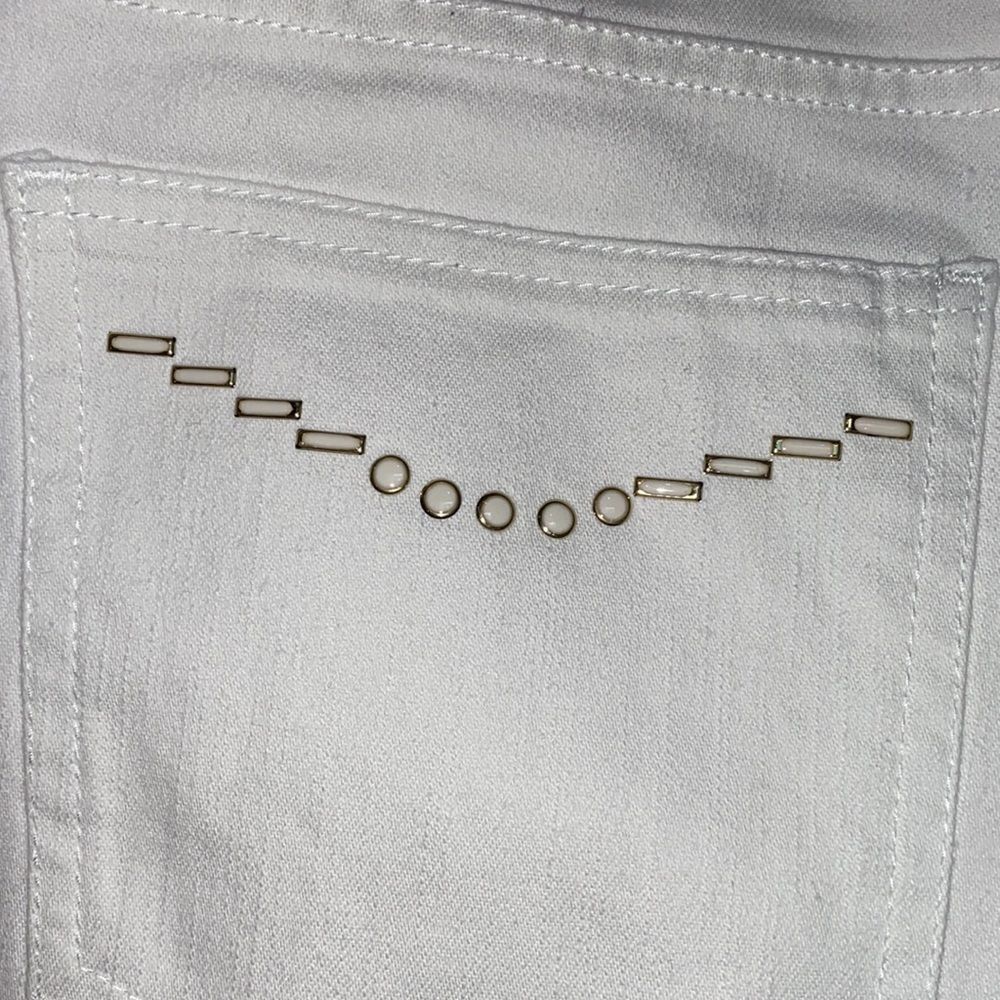 Denim & Company Cropped Jeans - Picture 6 of 8